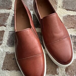 Frye Women's size 8 Cognac Leather Slip-On Sneakers